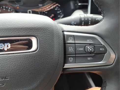 Used 2025 Jeep Compass Limited AWD/4WD image 20