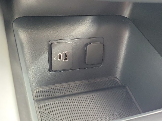 Used 2026 Ford Explorer Active RWD image 10