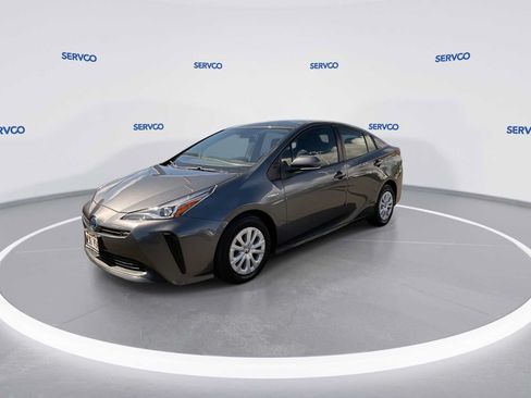 Used 2022 Toyota Prius LE FWD image 4