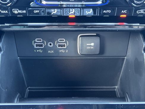 New 2025 Jeep Grand Cherokee L Limited w/ Black Appearance Package AWD/4WD image 7