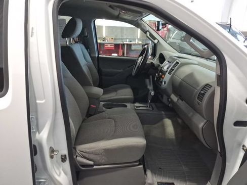 Used 2016 Nissan Frontier SV w/ SV Value Truck Package AWD/4WD image 23