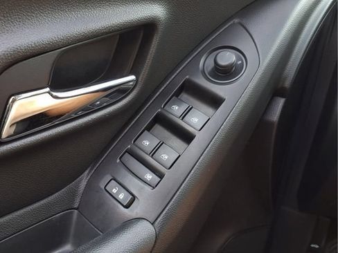 Certified 2019 Chevrolet Trax LT w/ LT Convenience Package FWD image 16