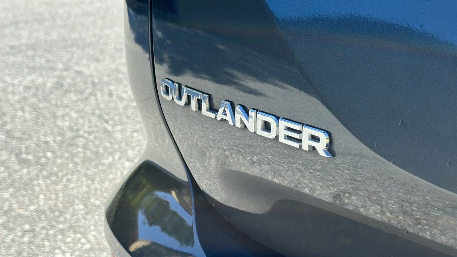 Used 2025 Mitsubishi Outlander AWD image 10
