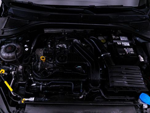 Used 2023 Volkswagen Jetta SEL FWD image 2