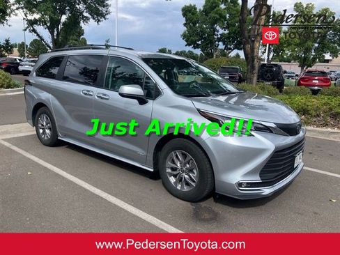 Used 2021 Toyota Sienna XLE w/ XLE Plus Package AWD/4WD image 1