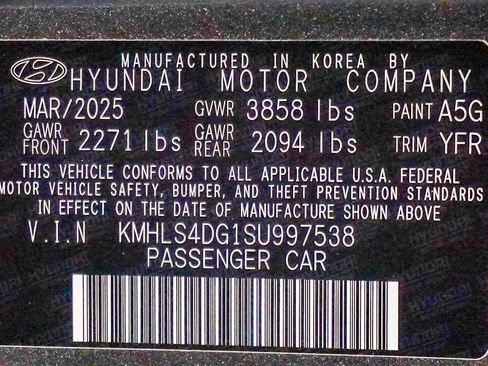 Used 2025 Hyundai Elantra SEL image 30