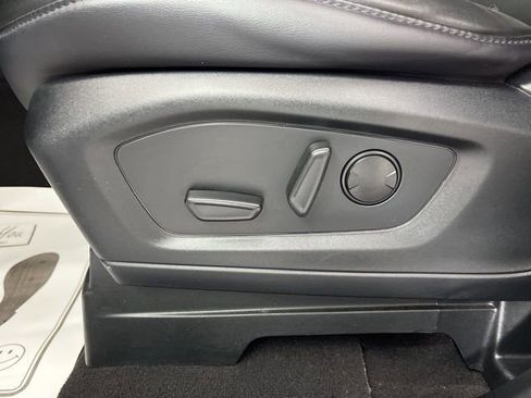 Used 2024 Ford Explorer XLT w/ Equipment Group 202A image 34