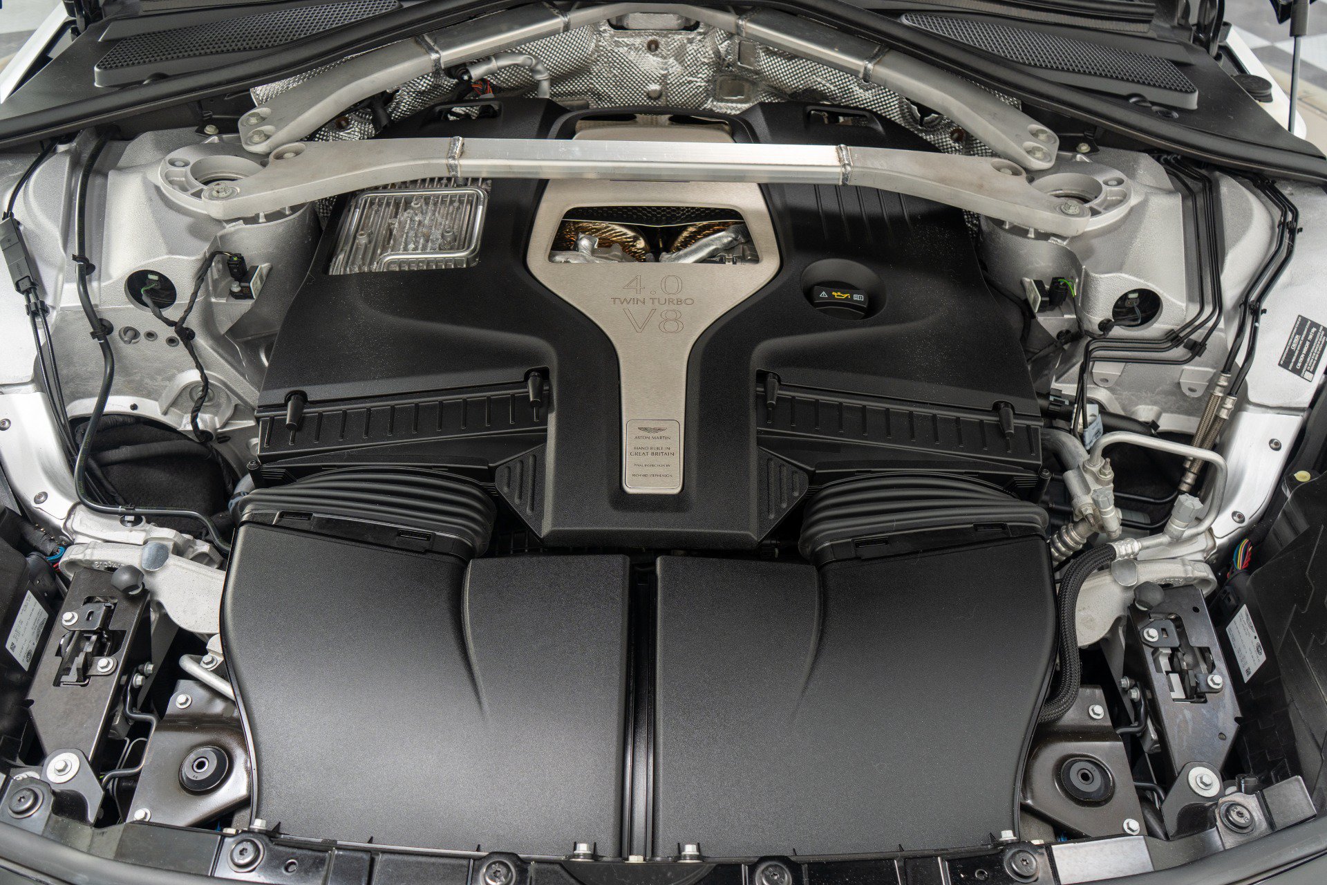 Used 2021 Aston Martin DBX AWD/4WD image 12
