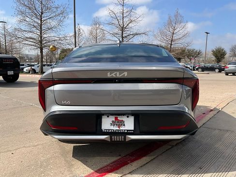 Used 2025 Kia K4 LXS image 7