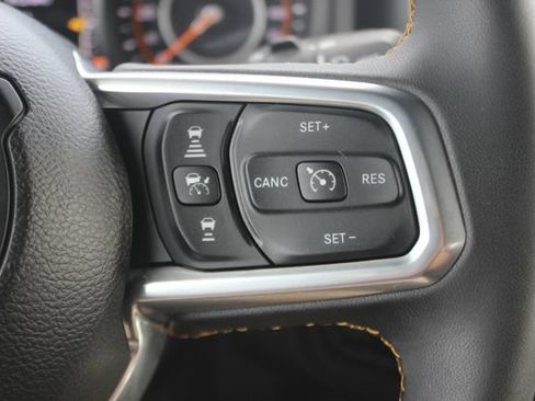 Used 2024 Jeep Wrangler Unlimited Sahara w/ Technology Group AWD/4WD image 16