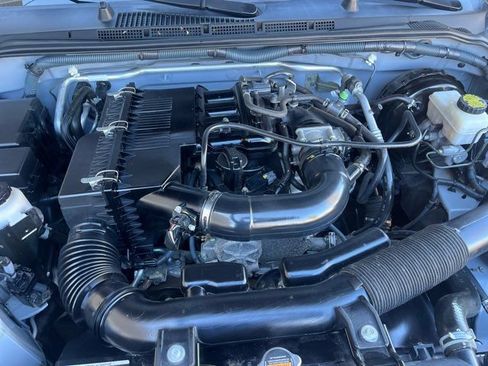 Used 2011 Nissan Frontier SV image 28