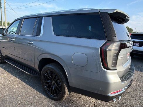 New 2026 Chevrolet Suburban Premier AWD/4WD image 10