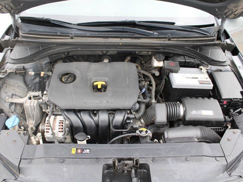 Used 2019 Hyundai Elantra SEL FWD image 17