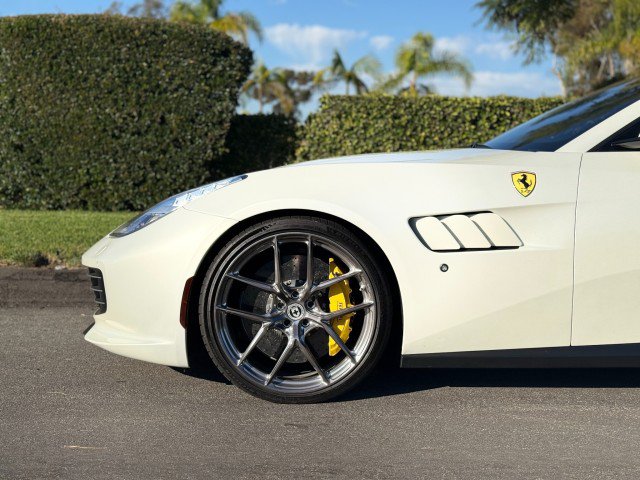 Used 2017 Ferrari GTC4Lusso AWD/4WD image 3