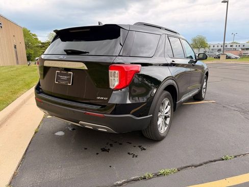 Used 2022 Ford Explorer XLT w/ Equipment Group 202A AWD/4WD image 8