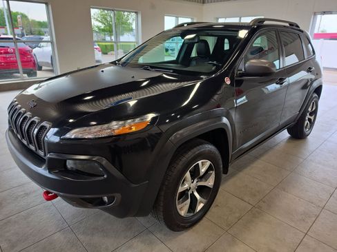 Used 2016 Jeep Cherokee Trailhawk AWD/4WD image 1