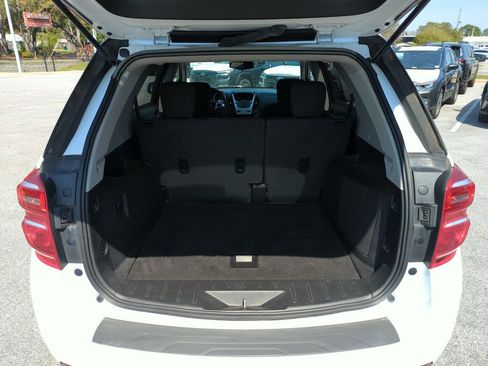 Used 2017 Chevrolet Equinox LT w/ Convenience Package image 28