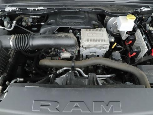 Used 2021 RAM 1500 Laramie AWD/4WD image 18
