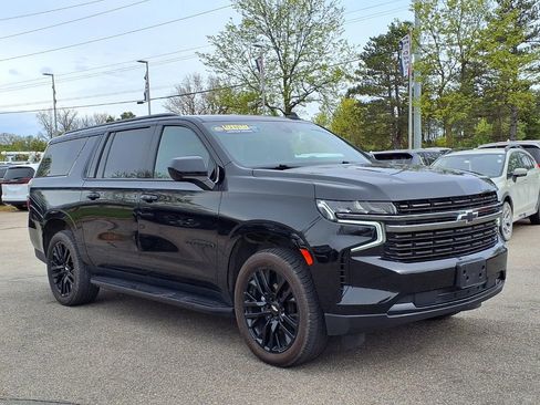 Used 2021 Chevrolet Suburban RST AWD/4WD image 3