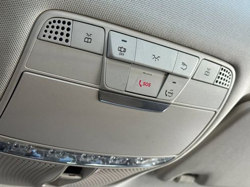 Used 2021 Mercedes-Benz GLC 300 4MATIC image 25