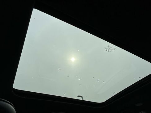 Used 2023 Jeep Grand Cherokee Overland w/ Luxury Tech Group IV image 16