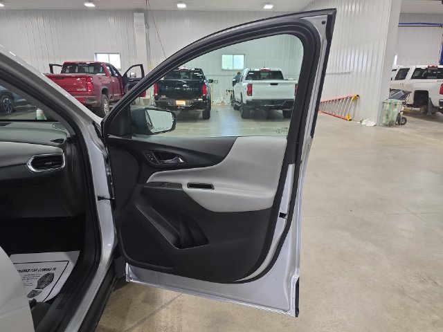 Used 2020 Chevrolet Equinox LS FWD image 29
