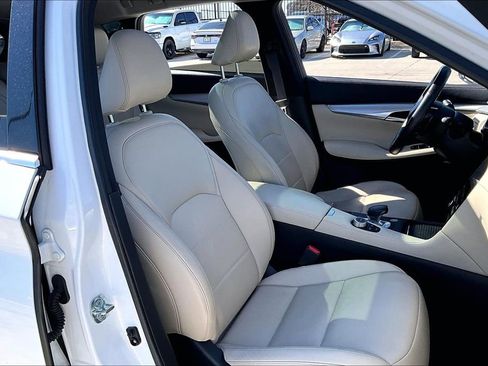 Used 2021 INFINITI QX50 Luxe image 10
