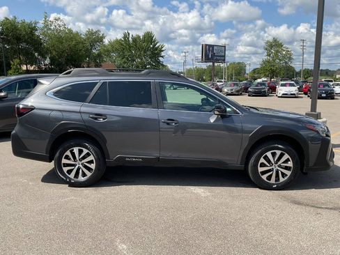 Used 2023 Subaru Outback Premium AWD/4WD image 9