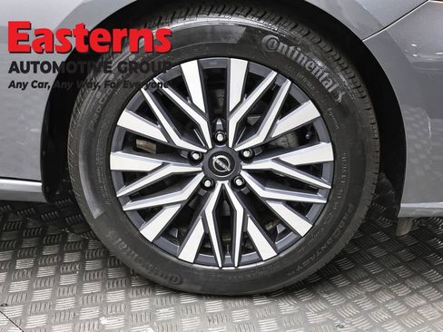 Used 2025 Nissan Altima 2.5 SV image 31