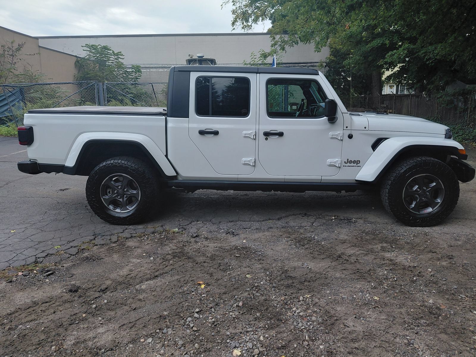 Used 2020 Jeep Gladiator Overland AWD/4WD image 33