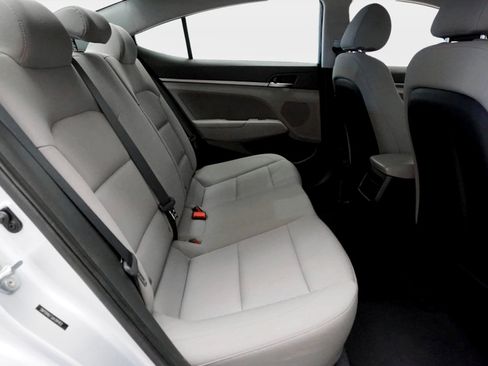 Used 2018 Hyundai Elantra SEL FWD image 16