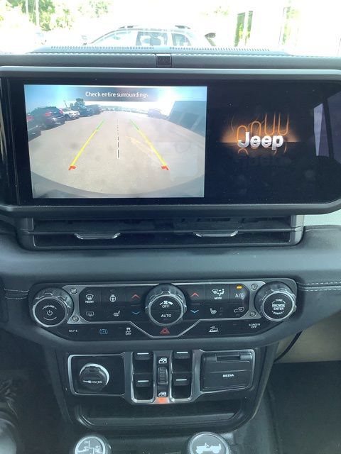 Used 2024 Jeep Wrangler Unlimited Sahara AWD/4WD image 20