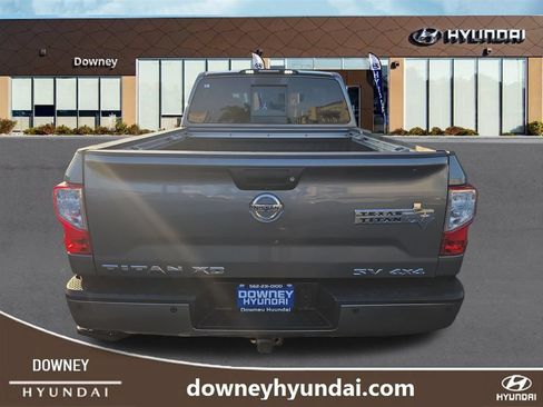 Used 2019 Nissan Titan SV w/ SV Convenience Package AWD/4WD image 21