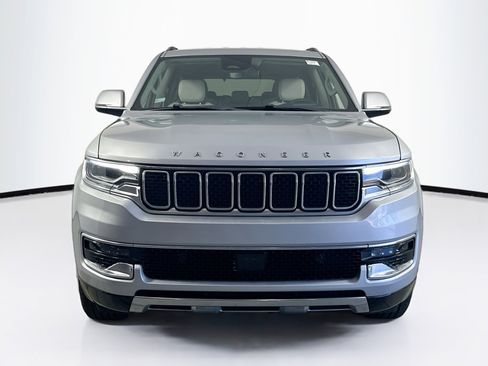 Used 2022 Jeep Wagoneer Series III w/ Rear Seat Video Group 1 RWD image 2
