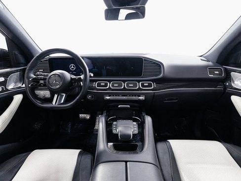 Used 2025 Mercedes-Benz GLE 450e 4MATIC w/ AMG Line Interior image 27