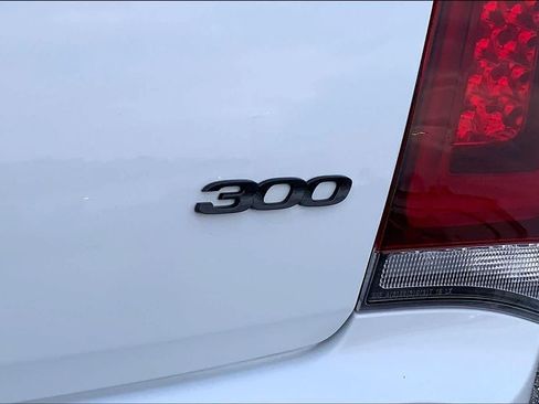 Used 2023 Chrysler 300 Touring L AWD/4WD image 10
