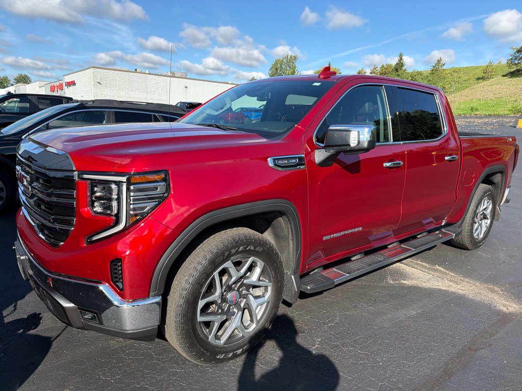 Used 2024 GMC Sierra 1500 SLT w/ SLT Premium Package AWD/4WD image 1
