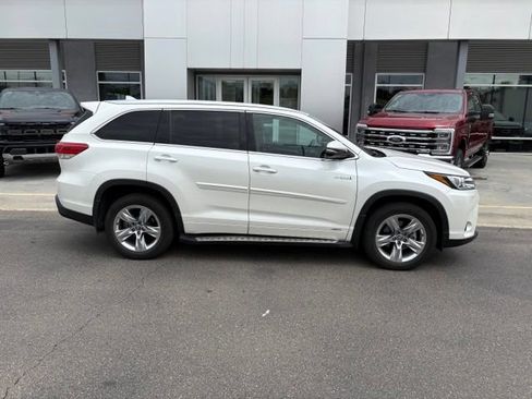 Used 2019 Toyota Highlander Limited AWD/4WD image 8