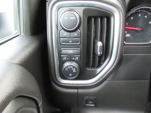 Used 2023 Chevrolet Silverado 2500 LT image 12