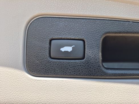 Used 2014 Honda Odyssey Touring Elite image 30