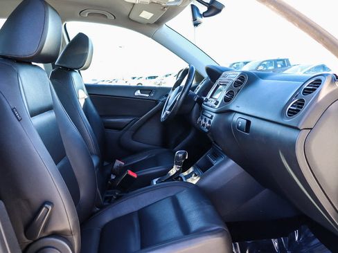 Used 2016 Volkswagen Tiguan S image 15