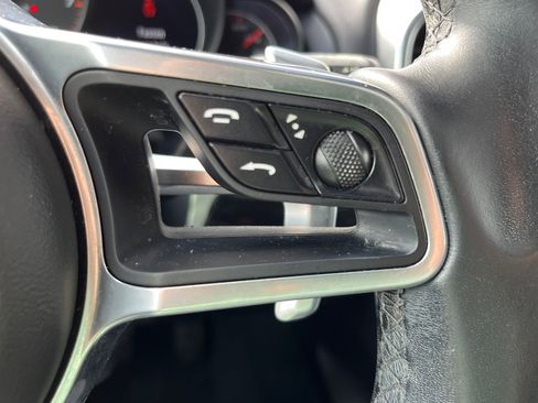 Used 2017 Porsche Cayenne Platinum Edition image 18