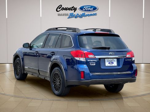 Used 2011 Subaru Outback 2.5i Limited AWD/4WD image 8