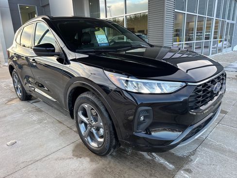 Certified 2024 Ford Escape ST-Line Select w/ Tech Pack #2 image 10