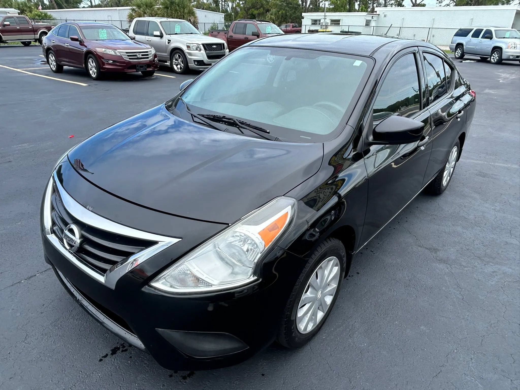 Used 2018 Nissan Versa S FWD image 12