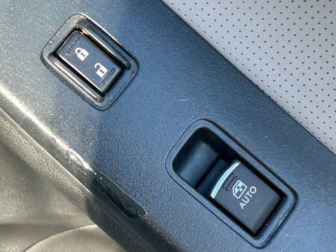 Used 2018 Subaru Forester 2.5i Limited AWD/4WD image 38