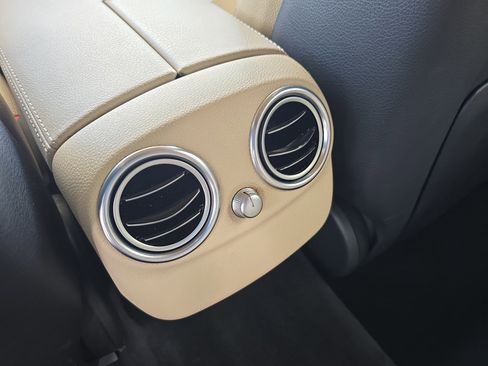 Used 2015 Mercedes-Benz C 300 Sedan image 16