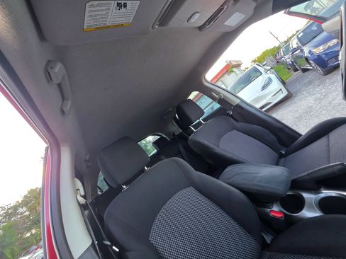 Used 2015 Nissan Juke S FWD image 19