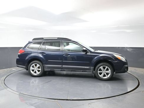 Used 2013 Subaru Outback 2.5i Premium AWD/4WD image 3
