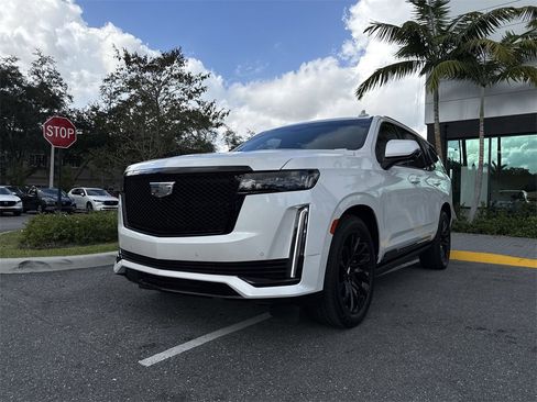 Used 2023 Cadillac Escalade Sport Platinum w/ LPO, ONYX Package image 29